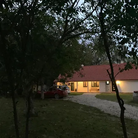 Luxury By Little Danube - Pista & Magduska