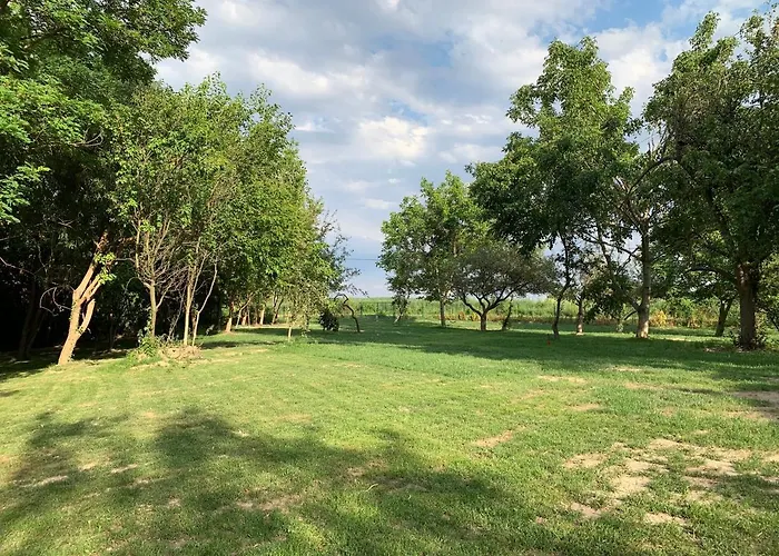 Luxury By Little Danube - Pista & Magduska