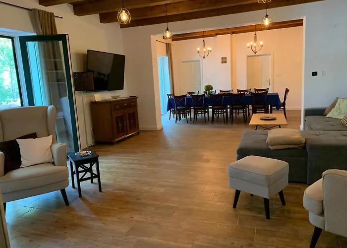 Luxury By Little Danube - Pista & Magduska *